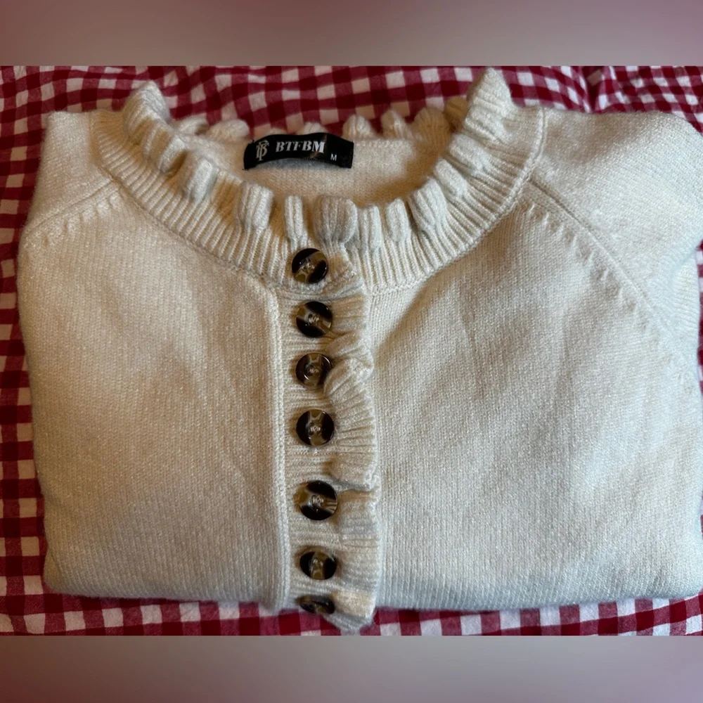 NWOT Ruffled Cream Sweater with Tortoise Shell Buttons - Picture 3 of 5